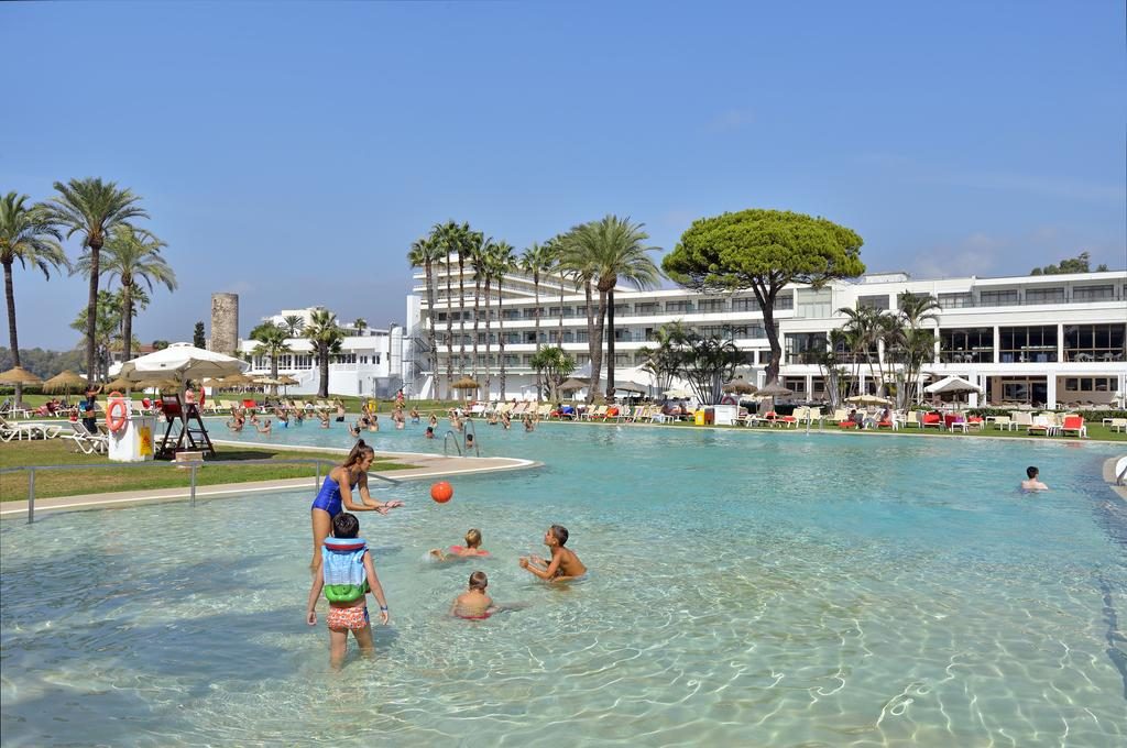 https://golftravelpeople.agiledigitalsolutions.co.uk/wp-content/uploads/2019/12/Sol-Marbella-Estepona-Atalaya-Park-Simming-Pools-Spa-Tennis-13-1024x680.jpg