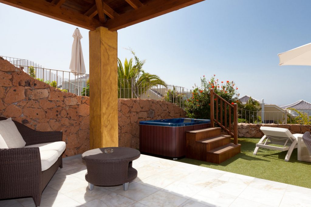 https://golftravelpeople.agiledigitalsolutions.co.uk/wp-content/uploads/2020/09/Hotel-Suite-Villa-Maria-Costa-Adeje-Tenerife-1-bedroom-villas-5-1024x683.jpg
