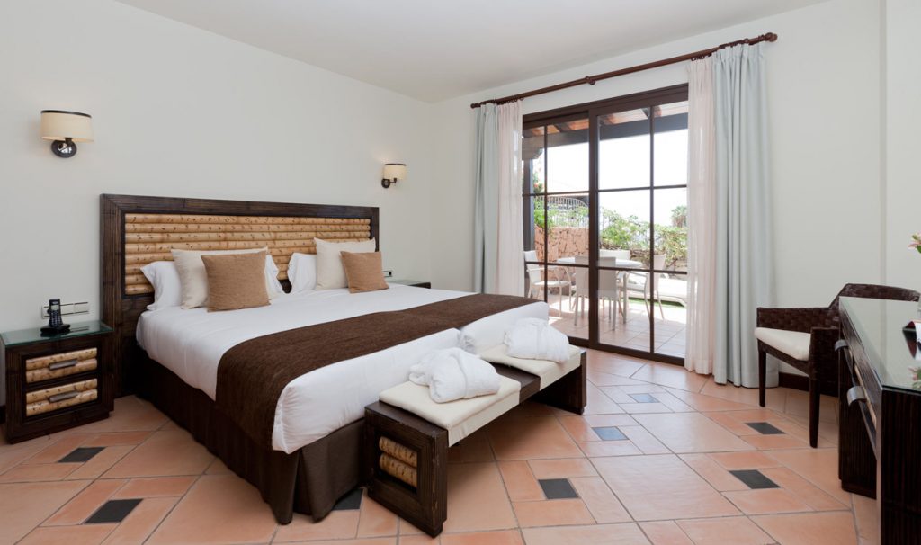 https://golftravelpeople.agiledigitalsolutions.co.uk/wp-content/uploads/2020/09/Hotel-Suite-Villa-Maria-Costa-Adeje-Tenerife-2-bedroom-villas-3-1024x606.jpg