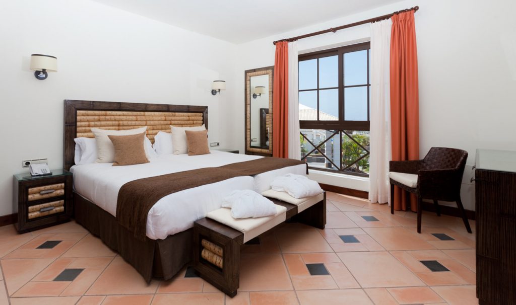 https://golftravelpeople.agiledigitalsolutions.co.uk/wp-content/uploads/2020/09/Hotel-Suite-Villa-Maria-Costa-Adeje-Tenerife-2-bedroom-villas-6-1024x606.jpg