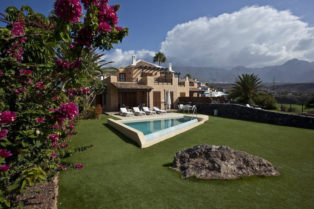 https://golftravelpeople.agiledigitalsolutions.co.uk/wp-content/uploads/2020/09/Hotel-Suite-Villa-Maria-Costa-Adeje-Tenerife-Swimming-Pools-2-1024x683.jpg