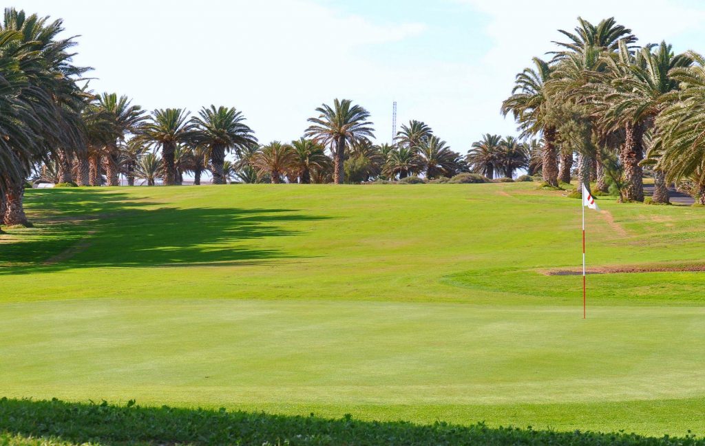 https://golftravelpeople.agiledigitalsolutions.co.uk/wp-content/uploads/2020/11/Costa-Teguise-Golf-Club-Lanzarote-7-1024x648.jpg