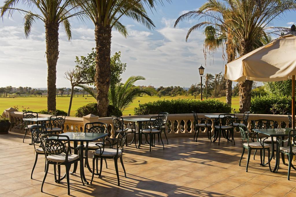 https://golftravelpeople.agiledigitalsolutions.co.uk/wp-content/uploads/2020/11/Elba-Palace-Golf-Vital-Hotel-Fuerteventura-Adults-Only-Bars-Restaurants-11.jpg