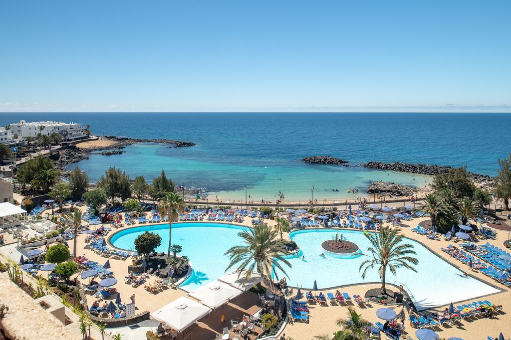 https://golftravelpeople.agiledigitalsolutions.co.uk/wp-content/uploads/2020/11/Grand-Teguise-Playa-Hotel-Lanzarote-1.jpg