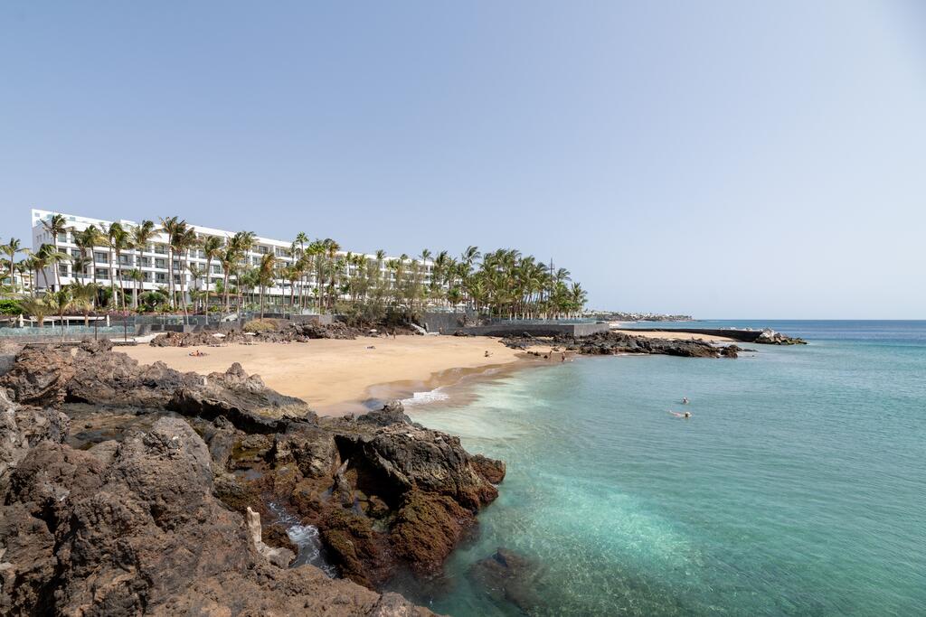 https://golftravelpeople.agiledigitalsolutions.co.uk/wp-content/uploads/2020/11/Hotel-Fariones-Puerto-del-Carmen-Lanzarote-1.jpg