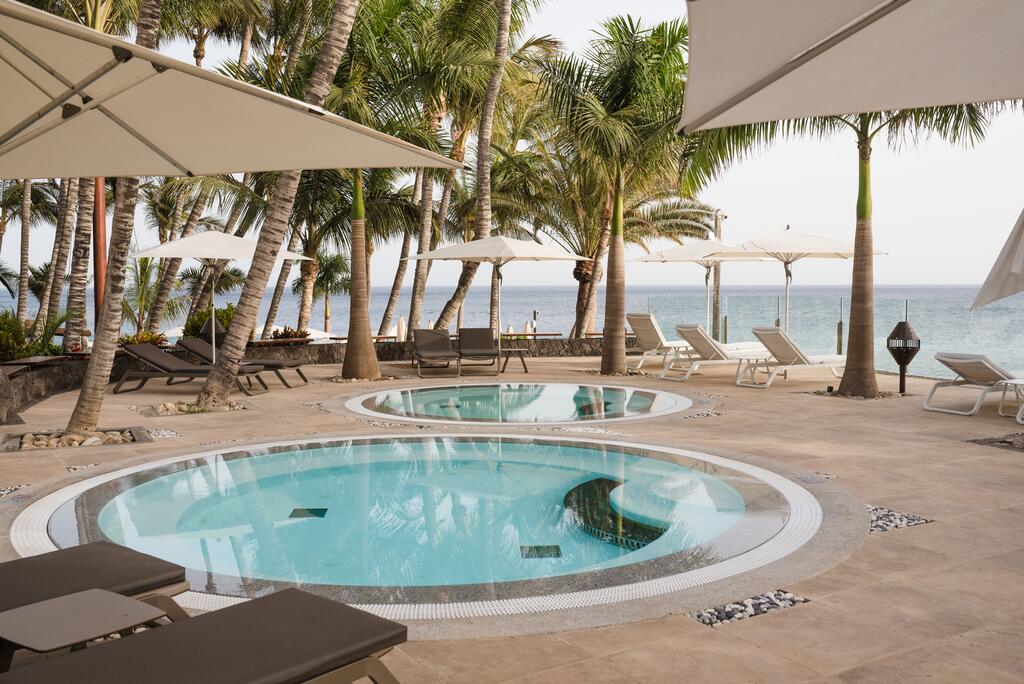 https://golftravelpeople.agiledigitalsolutions.co.uk/wp-content/uploads/2020/11/Hotel-Fariones-Puerto-del-Carmen-Lanzarote-Swimming-Pools-2.jpg