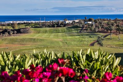https://golftravelpeople.agiledigitalsolutions.co.uk/wp-content/uploads/2020/11/Lanzarote-Golf-Club-4-400x267.jpg