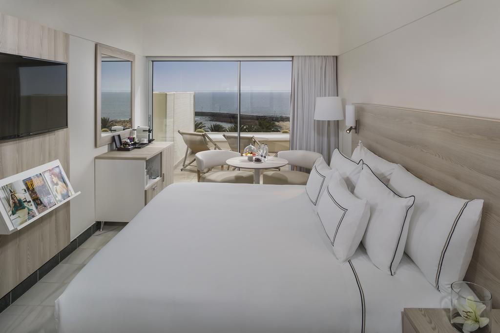 https://golftravelpeople.agiledigitalsolutions.co.uk/wp-content/uploads/2020/11/Melia-Salinas-Hotel-Lanzarote-Bedrooms-2.jpg
