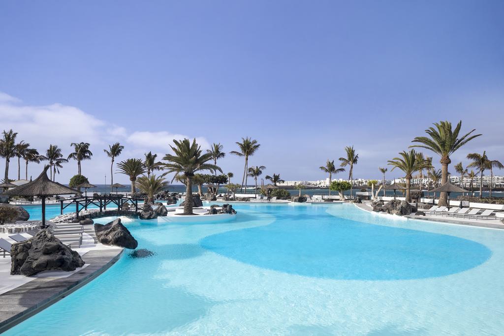 https://golftravelpeople.agiledigitalsolutions.co.uk/wp-content/uploads/2020/11/Melia-Salinas-Hotel-Lanzarote-Swimming-Pools-7.jpg