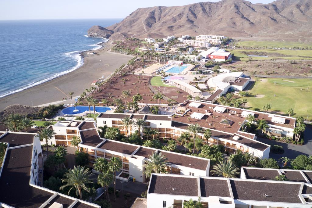 https://golftravelpeople.agiledigitalsolutions.co.uk/wp-content/uploads/2020/11/Playitas-Resort-Aparthotel-Fuerteventura-4-1.jpg