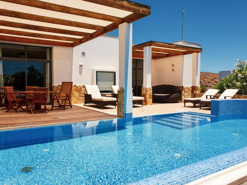 https://golftravelpeople.agiledigitalsolutions.co.uk/wp-content/uploads/2020/11/Playitas-Resort-Villas-Fuerteventura-20-1.jpg