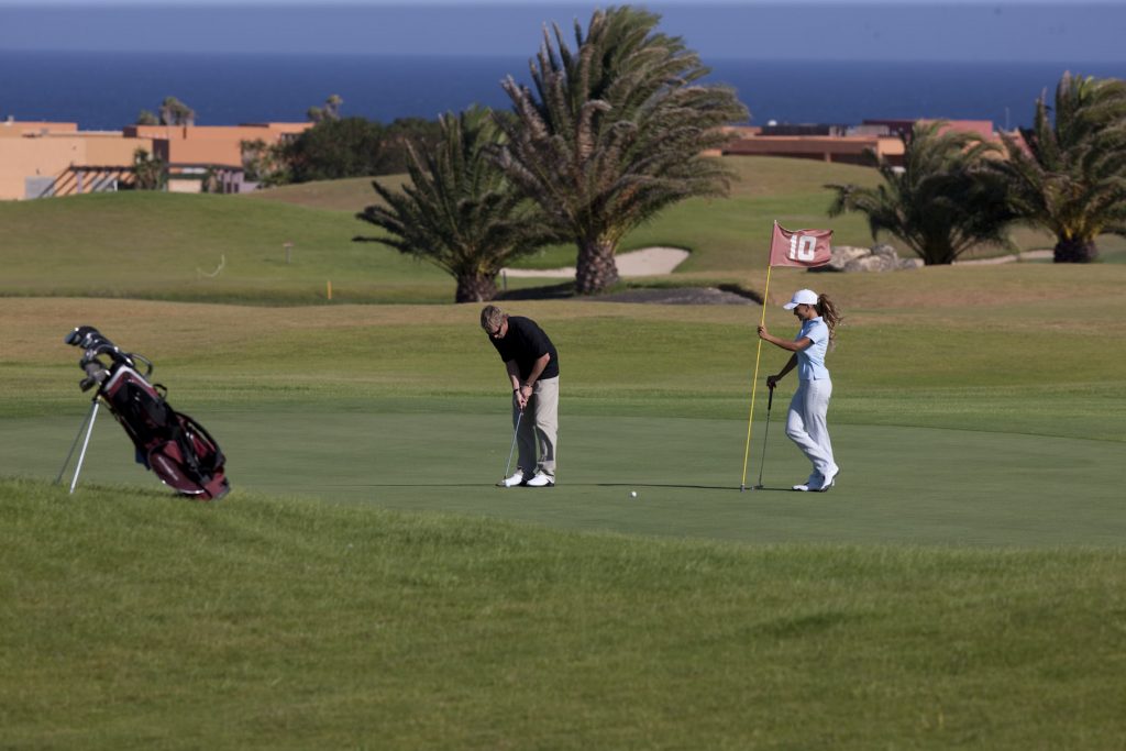 https://golftravelpeople.agiledigitalsolutions.co.uk/wp-content/uploads/2020/11/Salinas-de-Antigua-Golf-Club-Fuerteventura-3-1024x683.jpg