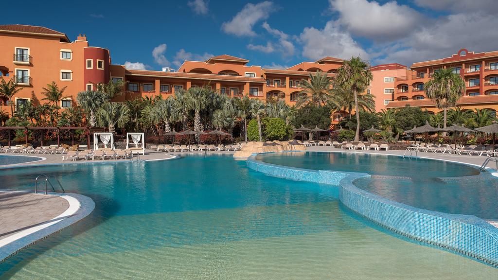 https://golftravelpeople.agiledigitalsolutions.co.uk/wp-content/uploads/2020/11/Sheraton-Fuerteventura-Golf-Spa-Resort-Swimming-Pools-Leisure-Facilities-11.jpg