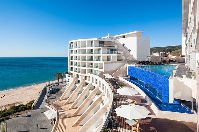 https://golftravelpeople.agiledigitalsolutions.co.uk/wp-content/uploads/2021/05/Sesimbra-Hotel-Spa-3.jpg