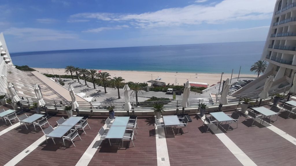 https://golftravelpeople.agiledigitalsolutions.co.uk/wp-content/uploads/2021/05/Sesimbra-Hotel-Spa-6-1024x576.jpg