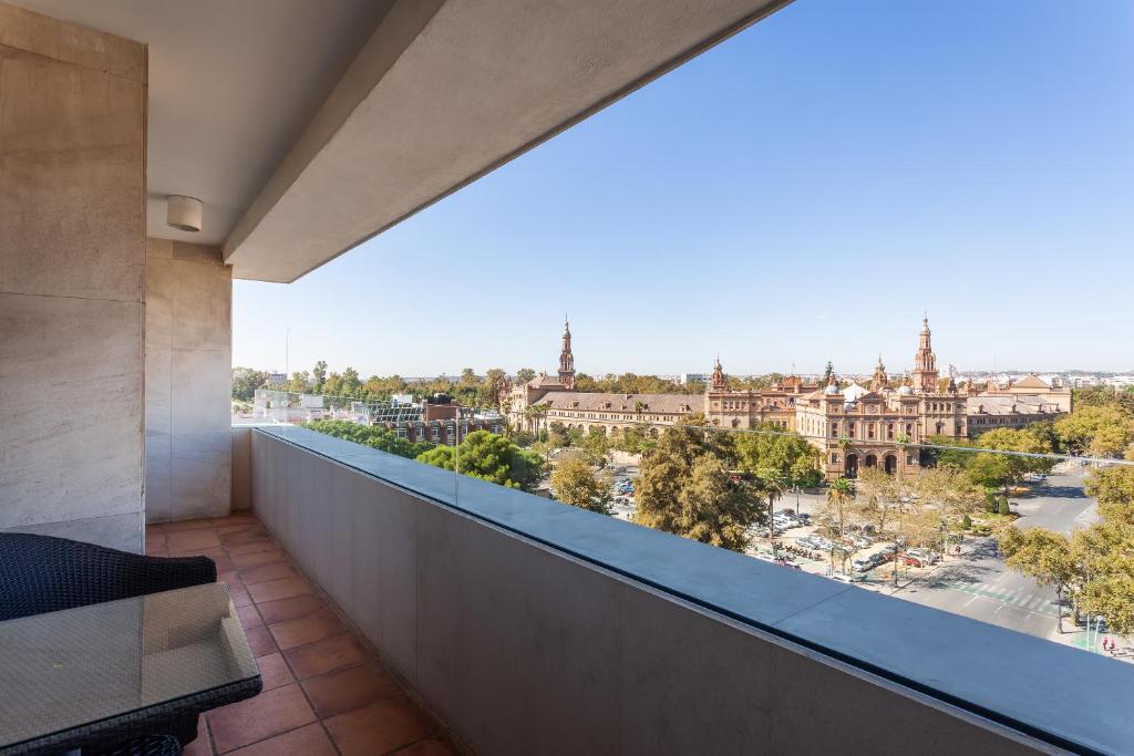 https://golftravelpeople.agiledigitalsolutions.co.uk/wp-content/uploads/2021/07/Hotel-Melia-Seville-Seville-Bedrooms-12.jpg