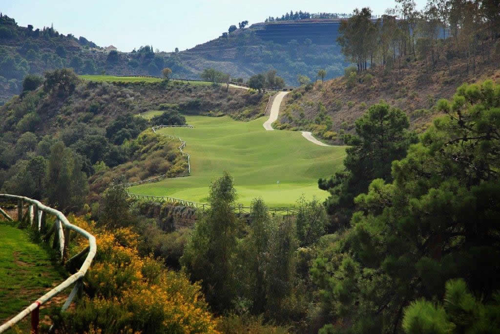https://golftravelpeople.agiledigitalsolutions.co.uk/wp-content/uploads/2022/12/La-Zagaleta-Golf-Club-New-Course-Malaga-Spain-11.jpg