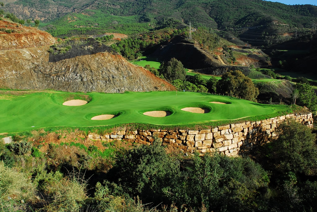 https://golftravelpeople.agiledigitalsolutions.co.uk/wp-content/uploads/2022/12/La-Zagaleta-Golf-Club-New-Course-Malaga-Spain-17.jpg