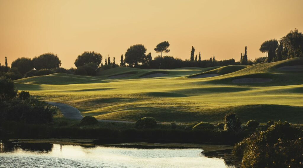 https://golftravelpeople.agiledigitalsolutions.co.uk/wp-content/uploads/2023/02/Costa-Navarino-Golf-The-Dunes-Course-16-1024x569.jpg