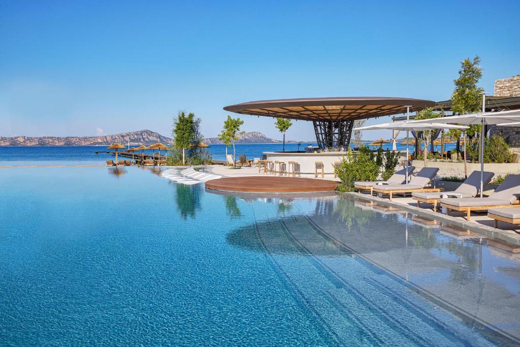 https://golftravelpeople.agiledigitalsolutions.co.uk/wp-content/uploads/2023/02/W-Costa-Navarino-Greece-Swimming-Pools-Leisure-Facilities-1.jpg