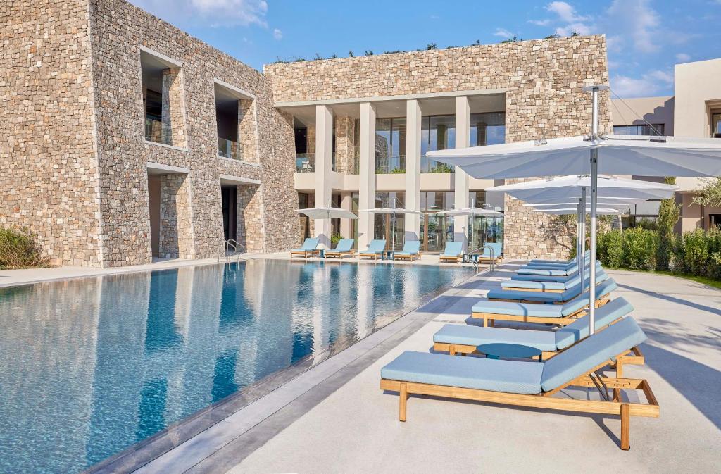 https://golftravelpeople.agiledigitalsolutions.co.uk/wp-content/uploads/2023/02/W-Costa-Navarino-Greece-Swimming-Pools-Leisure-Facilities-8.jpg