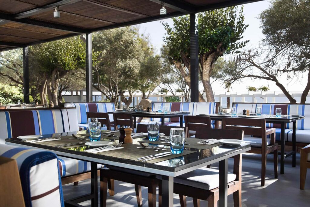 https://golftravelpeople.agiledigitalsolutions.co.uk/wp-content/uploads/2023/07/Almyra-Hotel-Paphos-Cyprus-Restaurants-and-Bars-3-1024x683.jpg