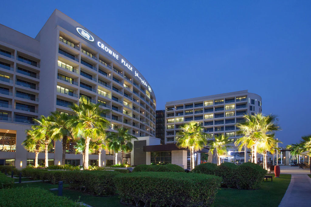https://golftravelpeople.agiledigitalsolutions.co.uk/wp-content/uploads/2023/07/Crowne-Plaza-Abu-Dhabi-Yas-Island-2.jpg