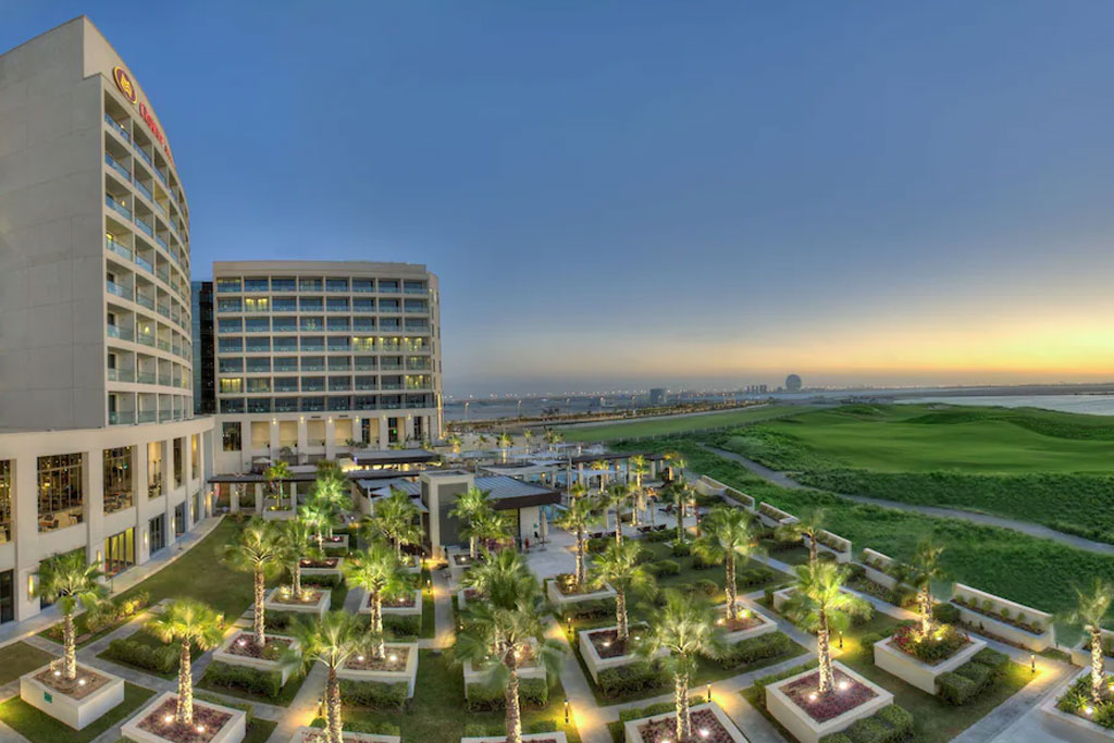 https://golftravelpeople.agiledigitalsolutions.co.uk/wp-content/uploads/2023/07/Crowne-Plaza-Abu-Dhabi-Yas-Island-4.jpg