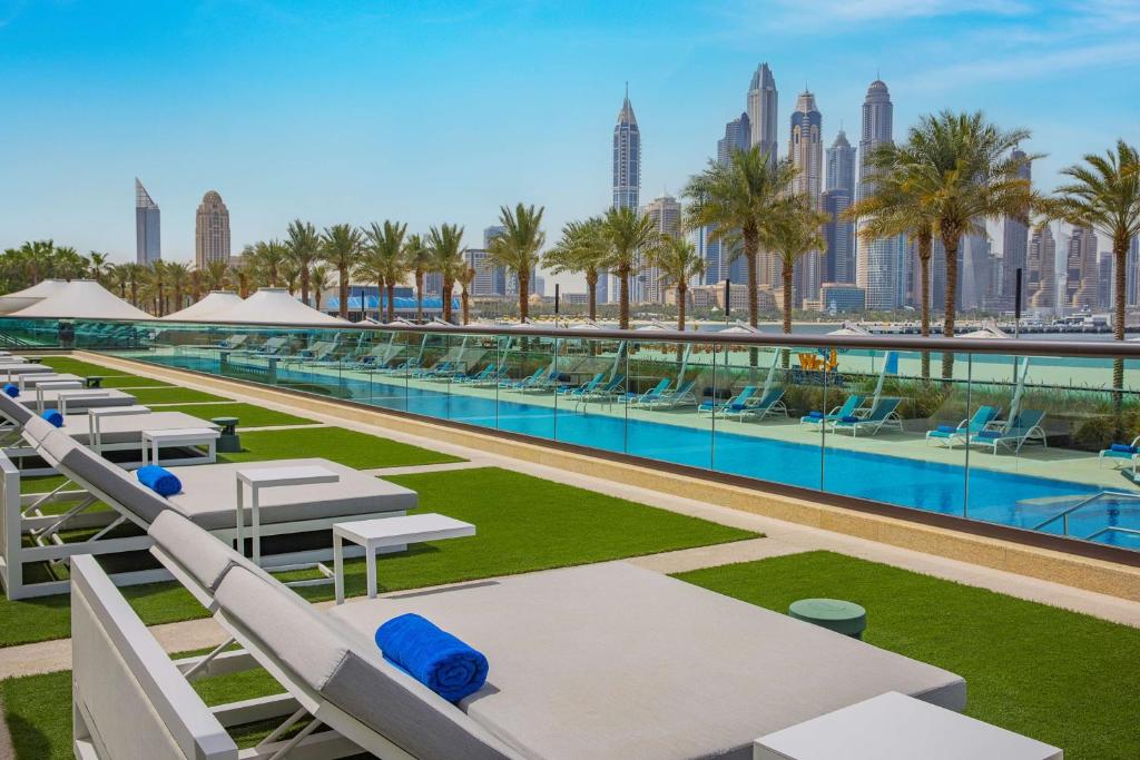 https://golftravelpeople.agiledigitalsolutions.co.uk/wp-content/uploads/2023/07/Hilton-Dubai-Palm-Jumeirah-13.jpg