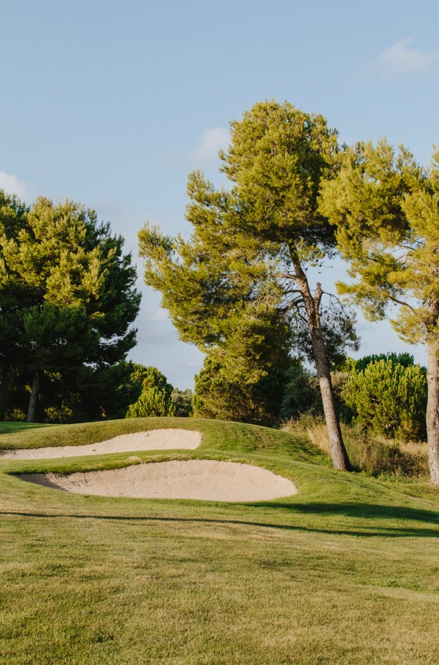 https://golftravelpeople.agiledigitalsolutions.co.uk/wp-content/uploads/2023/07/Infinitum-Ruins-Golf-Course-Costa-Daurada-2.jpg