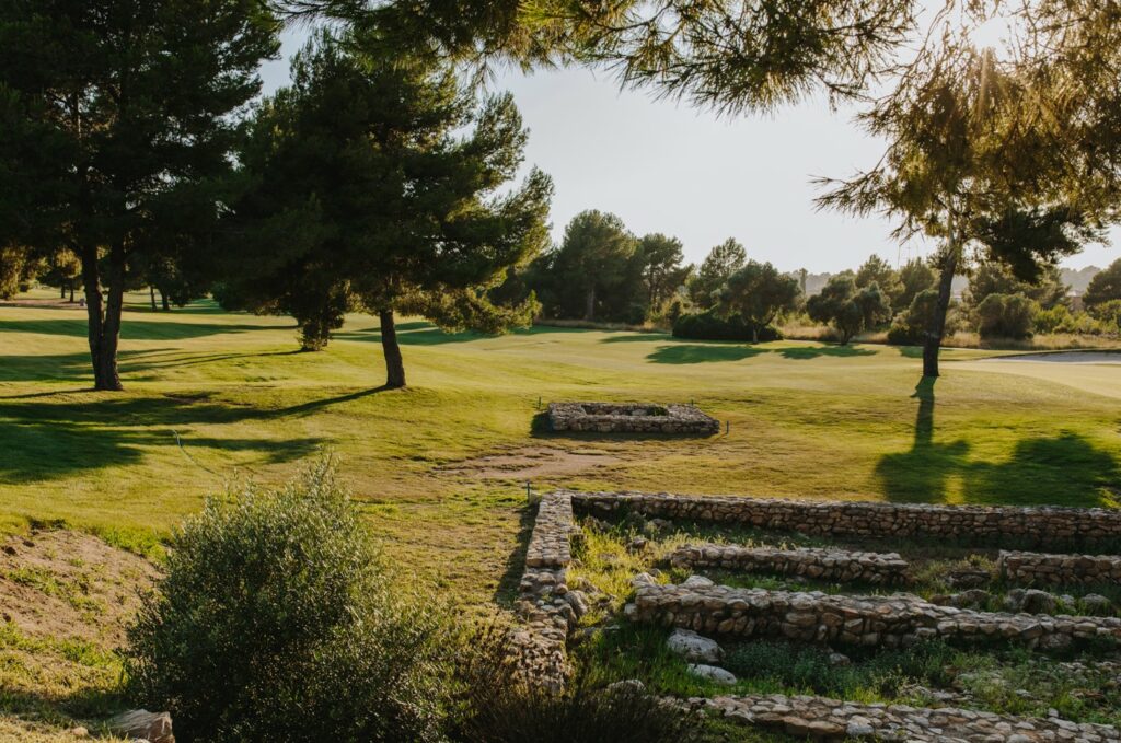 https://golftravelpeople.agiledigitalsolutions.co.uk/wp-content/uploads/2023/07/Infinitum-Ruins-Golf-Course-Costa-Daurada-3-1024x679.jpg