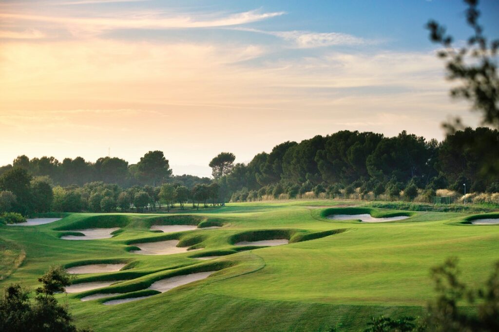 https://golftravelpeople.agiledigitalsolutions.co.uk/wp-content/uploads/2023/07/Real-Club-de-Golf-el-Prat-Barcelona-11-1024x681.jpg
