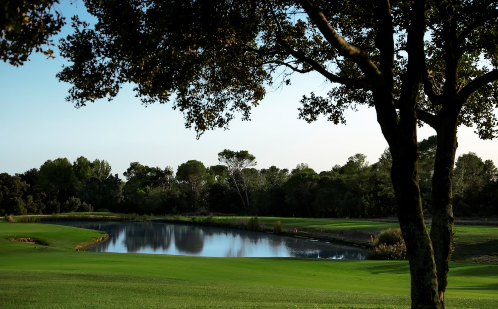 https://golftravelpeople.agiledigitalsolutions.co.uk/wp-content/uploads/2023/07/Real-Club-de-Golf-el-Prat-Barcelona-17.jpg