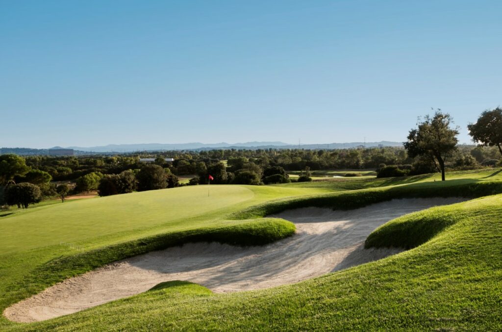 https://golftravelpeople.agiledigitalsolutions.co.uk/wp-content/uploads/2023/07/Real-Club-de-Golf-el-Prat-Barcelona-18-1024x677.jpg