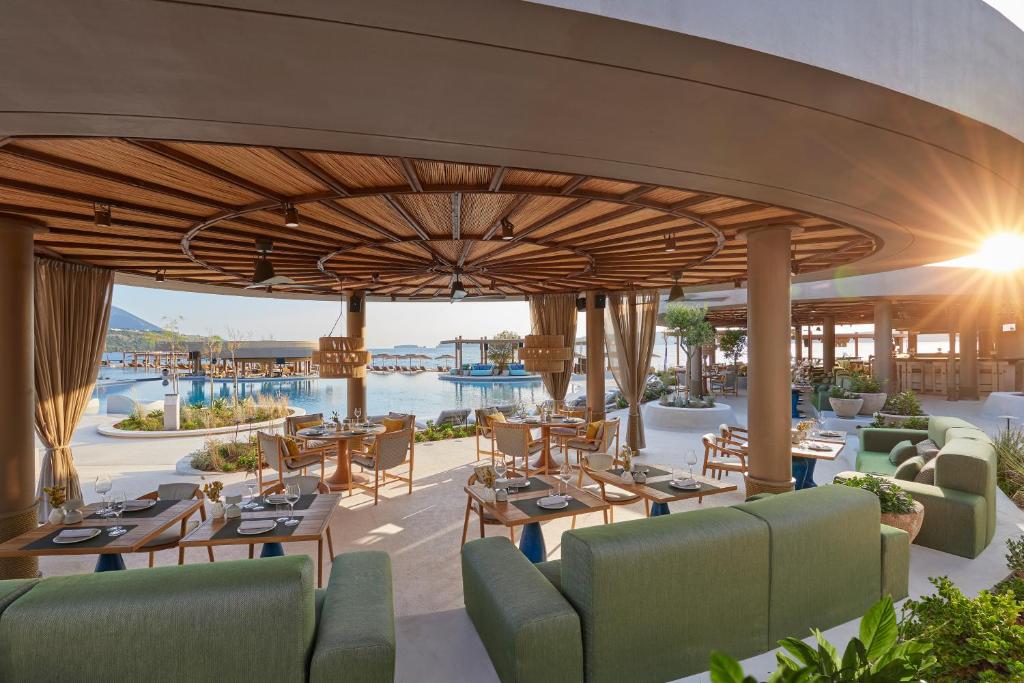 https://golftravelpeople.agiledigitalsolutions.co.uk/wp-content/uploads/2024/03/Mandarin-Oriental-Costa-Navarino-6.jpg
