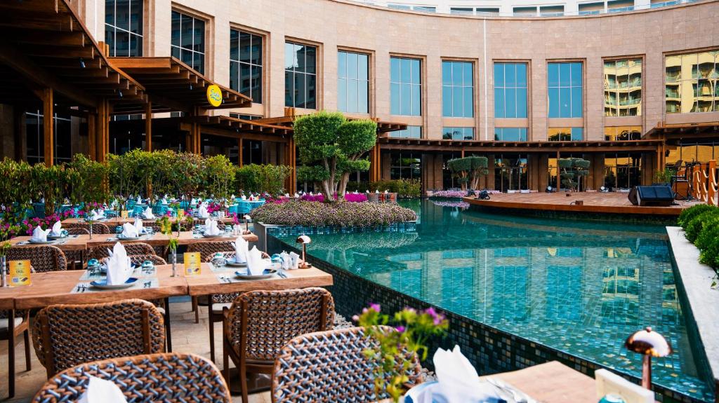 https://golftravelpeople.agiledigitalsolutions.co.uk/wp-content/uploads/2024/09/Kaya-Palazzo-Hotel-Belek-Restaurants-and-Bars-6.jpg
